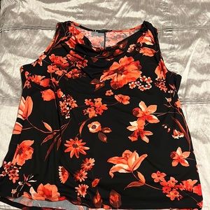 Sleeveless, jersey, scoop-necked top